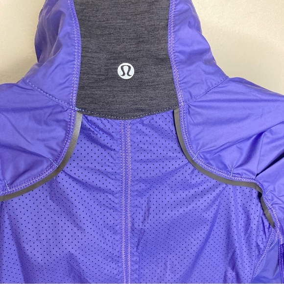 Lululemon Run Essential Jacket Purple Size 4 - Picture 6 of 9